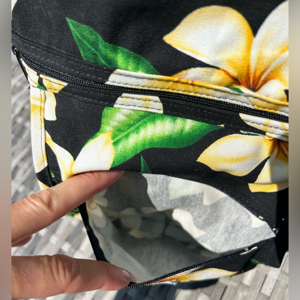 NEW Genuine Hawaiian Plumeria Sling Crossbody Bag - Picture 5 of 7